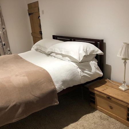 Bell Cottage Mildenhall Extérieur photo